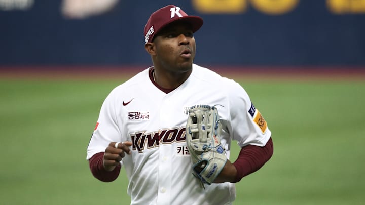 Yaseil Puig juega en Kiwoom Heroes pero quiere volver a MLB