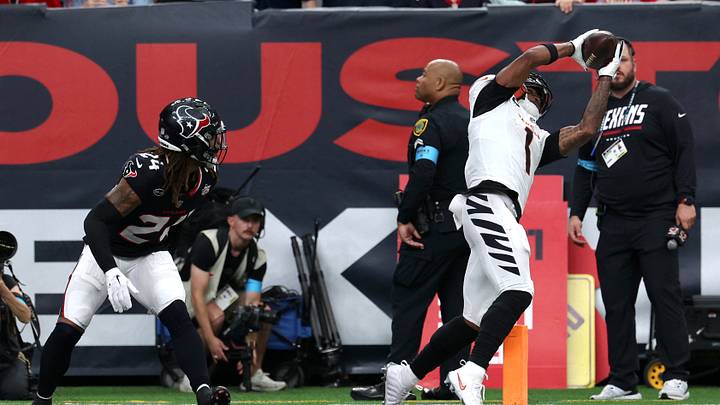 Sep 20, 2026; Houston, Texas, USA; Cincinnati Bengals wide receiver Ja'Marr Chase (1) makes a touchdown catch against Houston Texans cornerback Derek Stingley Jr. (24) during the second quarter at Reliant Stadium. Mandatory Credit: Thomas Shea-Imagn Images Sep 20, 2026; Houston, Texas, USA; Cincinnati Bengals wide receiver Ja'Marr Chase (1) makes a touchdown catch against Houston Texans cornerback Derek Stingley Jr. (24) during the second quarter at Reliant Stadium. Mandatory Credit: Thomas Shea-Imagn Images