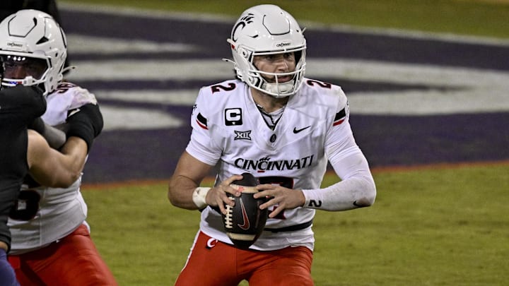 Nov 29, 2025; Fort Worth, Texas, USA; Cincinnati Bearcats quarterback Brendan Sorsby (2) runs with the ball during the game between the Horned Frogs and the Bearcats at Amon G. Carter Stadium. Mandatory Credit: Jerome Miron-Imagn Images Nov 29, 2025; Fort Worth, Texas, USA; Cincinnati Bearcats quarterback Brendan Sorsby (2) runs with the ball during the game between the Horned Frogs and the Bearcats at Amon G. Carter Stadium. Mandatory Credit: Jerome Miron-Imagn Images