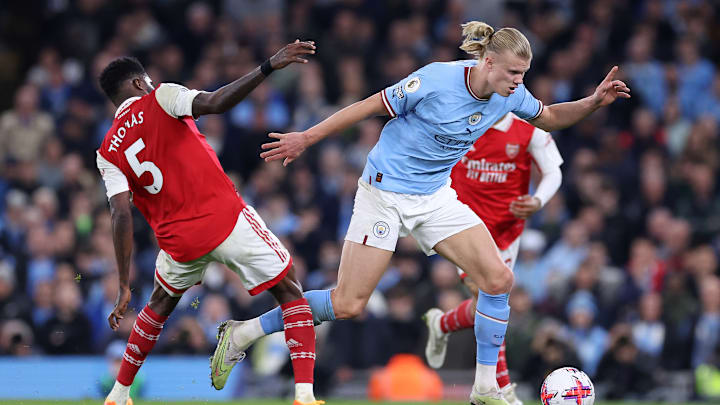 Manchester City e Arsenal disputam o título ponto a ponto