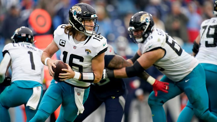 Jacksonville Jaguars quarterback Trevor Lawrence (16)