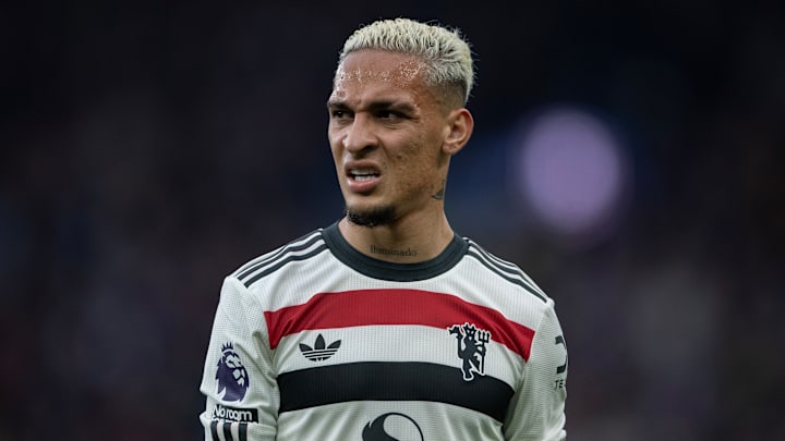 Antony está fora dos planos no Manchester United