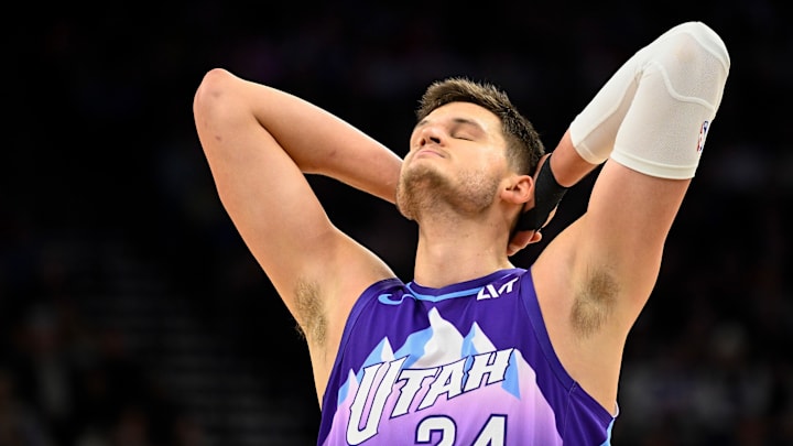 Philadelphia 76ers v Utah Jazz