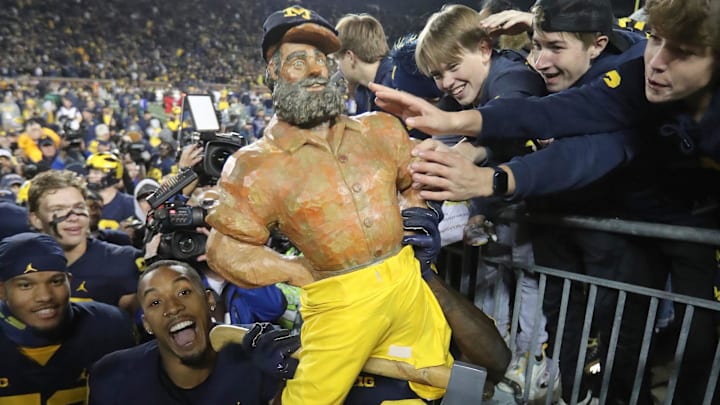 The Wolverines reclaimed the Paul Bunyan Trophy after their 29-7 win over the Michigan State on Saturday, Oct. 29, 2022, in Ann Arbor.
Msumich 102922 Kd 0017251 The Wolverines reclaimed the Paul Bunyan Trophy after their 29-7 win over the Michigan State on Saturday, Oct. 29, 2022, in Ann Arbor.
Msumich 102922 Kd 0017251