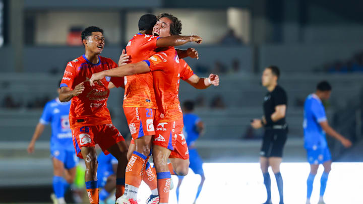 Cruz Azul v Mazatlan FC - International Football Cup: Final