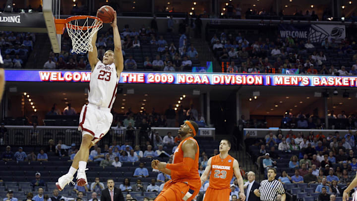 Oklahoma Sooners forward Blake Griffin (23)