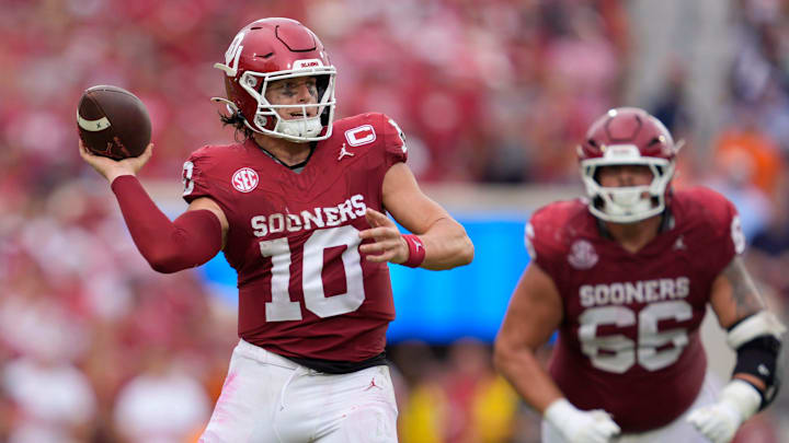 Oklahoma Sooners quarterback John Mateer (10) throws a pass during a college football game between the University of Oklahoma Sooners (OU) and the Auburn Tigers at Gaylord Family Ð Oklahoma Memorial Stadium in Norman, Okla., Saturday,Sept. 20, 2025. Oklahoma won 24-17.