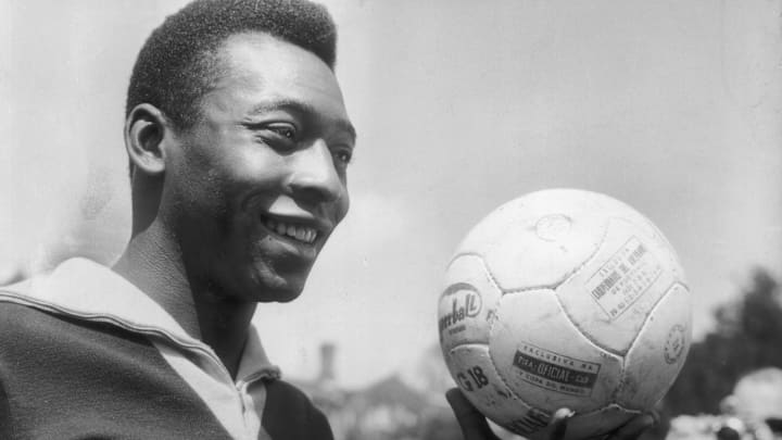 Pelé con la selección brasileña de fútbol