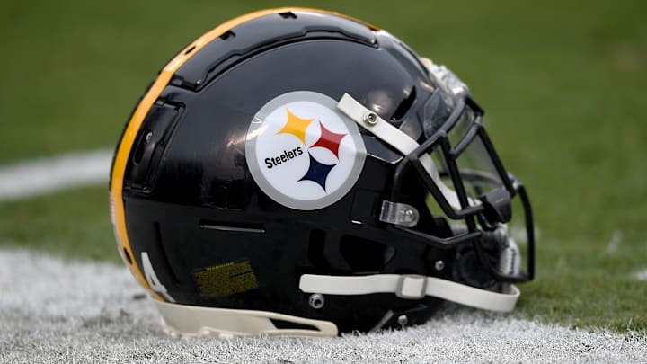 Pittsburgh Steelers v Oakland Raiders