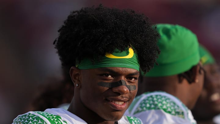 Sep 30, 2023; Stanford, California, USA; Oregon Ducks linebacker Jerry Mixon (54) during the third quarter against the Stanford Cardinal at Stanford Stadium. Mandatory Credit: Darren Yamashita-Imagn Images