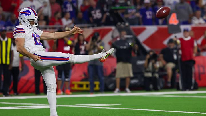 Nov 20, 2025; Houston, Texas, USA; Buffalo Bills punter Mitch Wishnowsky (19) punts against the Houston Texans in the first quarter at NRG Stadium. Mandatory Credit: Thomas Shea-Imagn Images Nov 20, 2025; Houston, Texas, USA; Buffalo Bills punter Mitch Wishnowsky (19) punts against the Houston Texans in the first quarter at NRG Stadium. Mandatory Credit: Thomas Shea-Imagn Images
