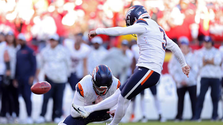 Denver Broncos v Kansas City Chiefs Denver Broncos v Kansas City Chiefs