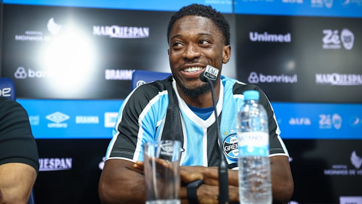 Amuzu deve ser titular no sábado