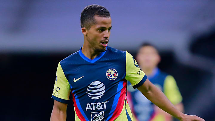 Giovani sigue sin equipo luego de salir del América