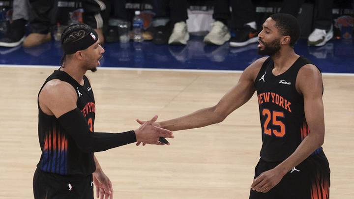 The New York Knicks are looking to complete the sweep on Monday night. 