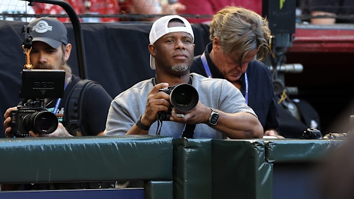 Ken Griffey Jr. se acreditó como fotógrafo para el Juego 5 de la Serie Mundial 