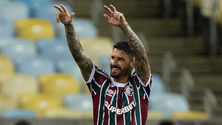 Everaldo foi um dos destaques da segunda rodada da Sul-Americana Everaldo foi um dos destaques da segunda rodada da Sul-Americana