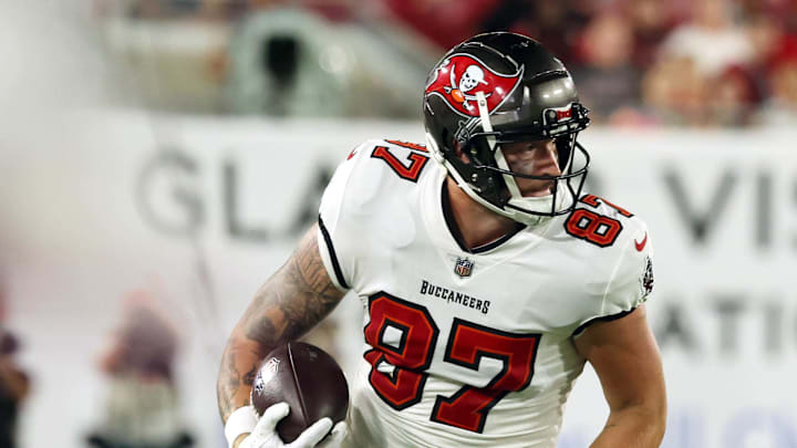 Aug 23, 2024; Tampa, Florida, USA; Tampa Bay Buccaneers tight end Payne Durham (87) runs with the ball against the Miami Dolphins during the second quarter at Raymond James Stadium. Mandatory Credit: Kim Klement Neitzel-Imagn Images Aug 23, 2024; Tampa, Florida, USA; Tampa Bay Buccaneers tight end Payne Durham (87) runs with the ball against the Miami Dolphins during the second quarter at Raymond James Stadium. Mandatory Credit: Kim Klement Neitzel-Imagn Images