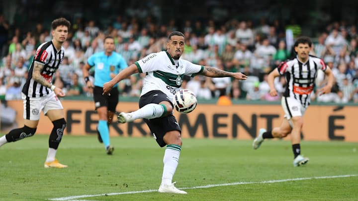 Coxa jogou em um Couto Pereira lotado