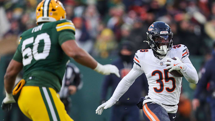 Chicago Bears safety C.J. Gardner-Johnson (35) returns an interceptions against the Green Bay Packers on Sunday, December 7, 2025, at Lambeau Field in Green Bay, Wis. The Packers won the game, 28-21.
Tork Mason/USA TODAY NETWORK-Wisconsin