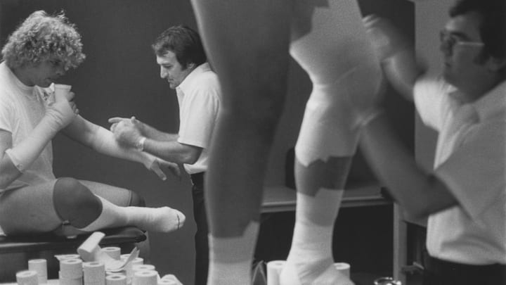 Nov 12, 1978; New Orleans, LA, USA; FILE PHOTO; Atlanta Falcons trainer Jerry Rhea tapes up