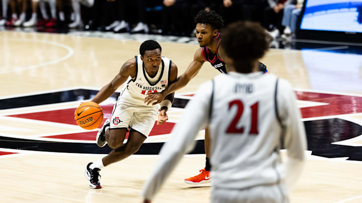 San Diego State Aztecs guard BJ Davis (10).