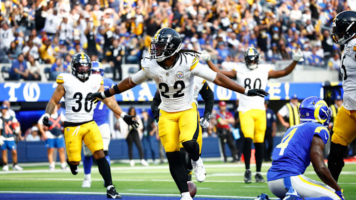 Pittsburgh Steelers v Los Angeles Rams