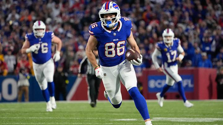 Nov. 2, 2025; Orchard Park, New York, USA; Buffalo Bills' tight end Dalton Kincaid (86) runs with the ball after making a catch during the second quarter of a past NFL game against the Kansas City Chiefs at the old Highmark Stadium. Mandatory Credit: Gregory Fisher-Imagn Images Nov. 2, 2025; Orchard Park, New York, USA; Buffalo Bills' tight end Dalton Kincaid (86) runs with the ball after making a catch during the second quarter of a past NFL game against the Kansas City Chiefs at the old Highmark Stadium. Mandatory Credit: Gregory Fisher-Imagn Images