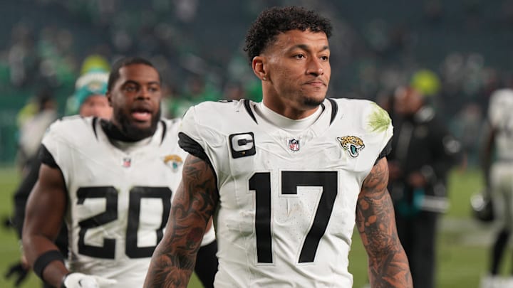 PHILADELPHIA, PA - NOVEMBER 03: Jacksonville Jaguars tight end Evan Engram (17) looks on during the game between the Philadelphia Eagles and the Jacksonville Jaguars on November 3, 2024 at Lincoln Financial Field in Philadelphia, PA. 