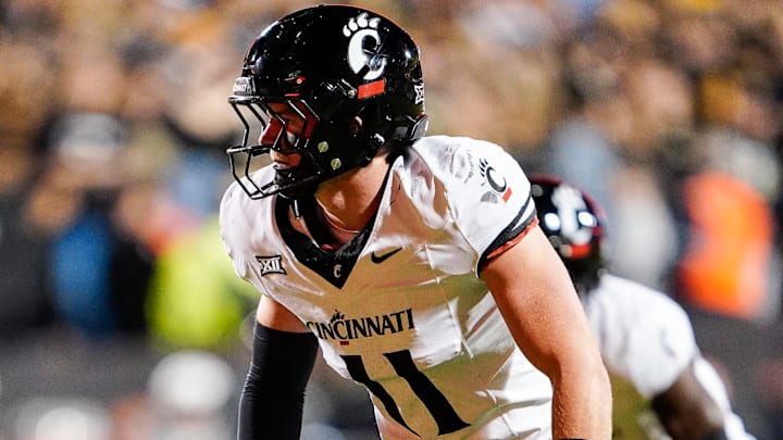 October 26, 2024: Cincinnati Bearcats linebacker Jake Golday (11) looks to make a play on defense in the first half of the football game between Colorado and Cincinnati in Boulder, CO. CSM. - ZUMAc04_ 20241026_zma_c04_815 Copyright: xDerekxRegensburgerx October 26, 2024: Cincinnati Bearcats linebacker Jake Golday (11) looks to make a play on defense in the first half of the football game between Colorado and Cincinnati in Boulder, CO. CSM. - ZUMAc04_ 20241026_zma_c04_815 Copyright: xDerekxRegensburgerx