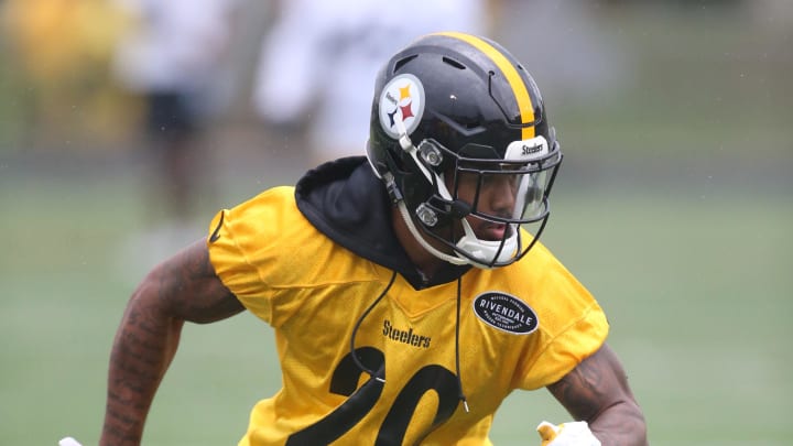Pittsburgh Steelers cornerback Cam Sutton