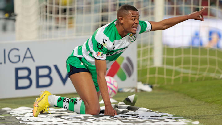 El colombiano Harold Preciado, de Santos Laguna, es del agrado de Diego Cocca, por lo que Tigres lo tendría en su lista de refuerzos.