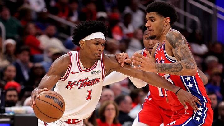 Apr 9, 2026; Houston, Texas, USA; Houston Rockets guard Amen Thompson (1) handles the ball against Philadelphia 76ers forward Dominick Barlow (25) during the fourth quarter at Toyota Center. Mandatory Credit: Erik Williams-Imagn Images
Apr 9, 2026; Houston, Texas, USA; Houston Rockets guard Amen Thompson (1) handles the ball against Philadelphia 76ers forward Dominick Barlow (25) during the fourth quarter at Toyota Center. Mandatory Credit: Erik Williams-Imagn Images