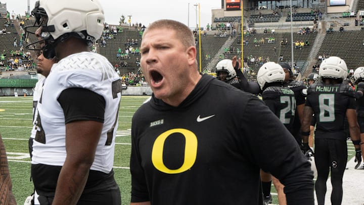 Oregon defensive coordinator and Cal alumnus Tosh Lupoi 