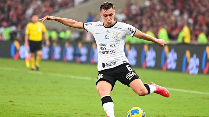 Lateral Lucas Piton entrou na mira do Cruzmaltino para 2023