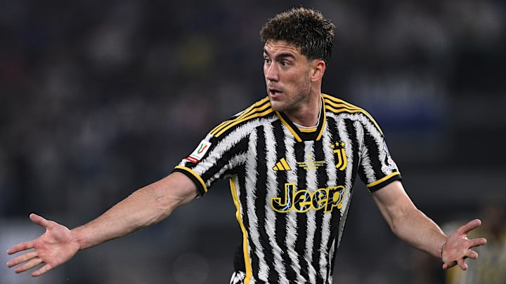 Dusan Vlahovic sporting a Jeep-sponsored Juventus jersey during the 2023/24 season