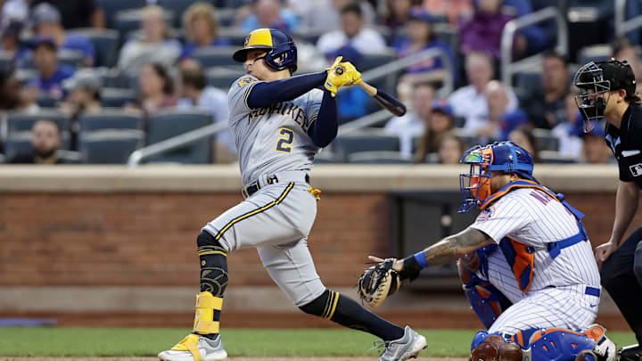 Milwaukee Brewers infielder bats against the New York Mets.