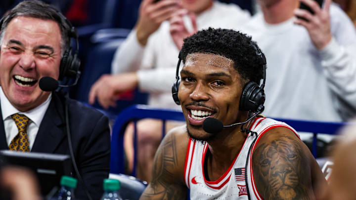 Arizona Wildcats guard Caleb Love (1).