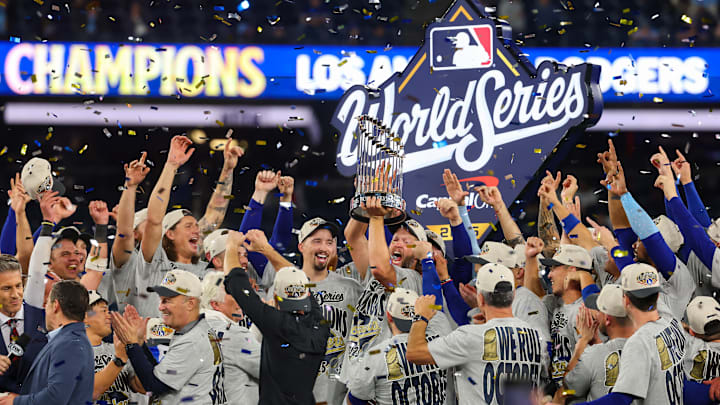 World Series - Los Angeles Dodgers v Toronto Blue Jays - Game Seven World Series - Los Angeles Dodgers v Toronto Blue Jays - Game Seven