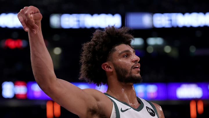 Milwaukee Bucks v New York Knicks