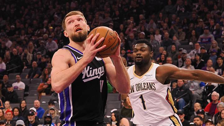 Feb 8, 2025; Sacramento, California, USA; Sacramento Kings center Domantas Sabonis (11) controls the ball against New Orleans Pelicans forward Zion Williamson (1) during the first quarter at Golden 1 Center. Mandatory Credit: Kelley L Cox-Imagn Images Feb 8, 2025; Sacramento, California, USA; Sacramento Kings center Domantas Sabonis (11) controls the ball against New Orleans Pelicans forward Zion Williamson (1) during the first quarter at Golden 1 Center. Mandatory Credit: Kelley L Cox-Imagn Images