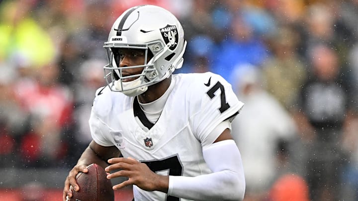 Sep 7, 2025; Foxborough, Massachusetts, USA; Las Vegas Raiders quarterback Geno Smith (7) drops back to pass against the New England Patriots during the second half at Gillette Stadium. Mandatory Credit: Brian Fluharty-Imagn Images Sep 7, 2025; Foxborough, Massachusetts, USA; Las Vegas Raiders quarterback Geno Smith (7) drops back to pass against the New England Patriots during the second half at Gillette Stadium. Mandatory Credit: Brian Fluharty-Imagn Images