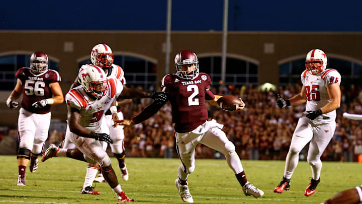 Sep 21, 2013; College Station, TX, USA; Texas A&M Aggies quarterback Johnny Manziel (2) runs the