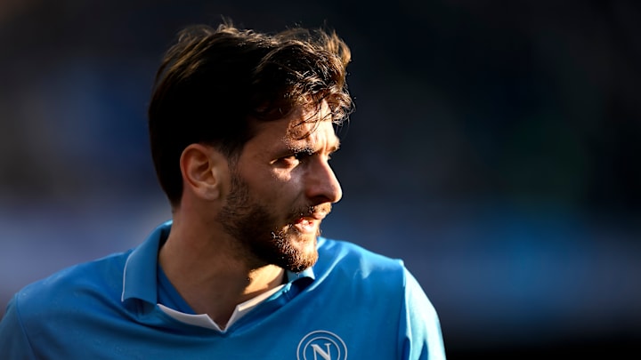 Khvicha Kvaratskhelia, nouveau joueur parisien Khvicha Kvaratskhelia, nouveau joueur parisien