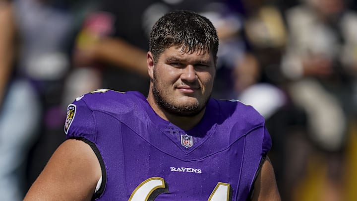 Sep 14, 2025; Baltimore, Maryland, USA; Baltimore Ravens center Tyler Linderbaum (64) before the game against the Cleveland Browns at M&T Bank Stadium. Mandatory Credit: Mitch Stringer-Imagn Images Sep 14, 2025; Baltimore, Maryland, USA; Baltimore Ravens center Tyler Linderbaum (64) before the game against the Cleveland Browns at M&T Bank Stadium. Mandatory Credit: Mitch Stringer-Imagn Images