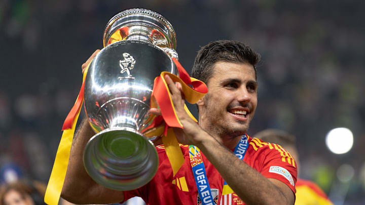 Rodri foi eleito o craque da Eurocopa 2024, o segundo espanhol a ganhar o prêmio ao longo da história - o outro foi Luis Suárez Miramontes, em 1960, ídolo do Barcelona Rodri foi eleito o craque da Eurocopa 2024, o segundo espanhol a ganhar o prêmio ao longo da história - o outro foi Luis Suárez Miramontes, em 1960, ídolo do Barcelona