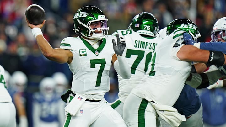 Nov 13, 2025; Foxborough, Massachusetts, USA; New York Jets quarterback Justin Fields (7) drops back to make a pass during the second half against the New England Patriots at Gillette Stadium. Mandatory Credit: David Butler II-Imagn Images