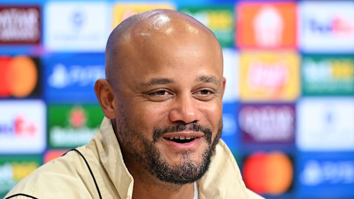 Vincent Kompany sera suspendu pour les demi-finales aller. Vincent Kompany sera suspendu pour les demi-finales aller.