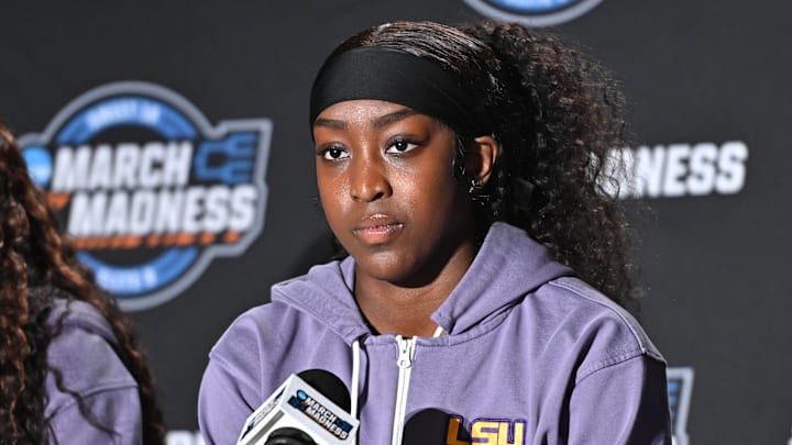 Flau'jae Johnson Gets Honest About LSU Teammates Entering NCAA Transfer  Portal