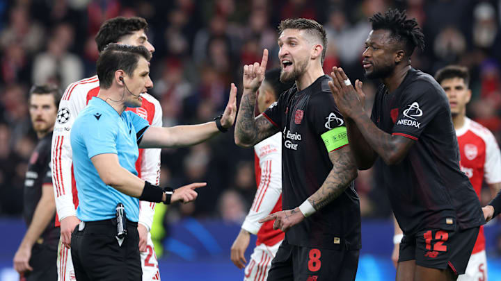 Bayer 04 Leverkusen v Arsenal FC